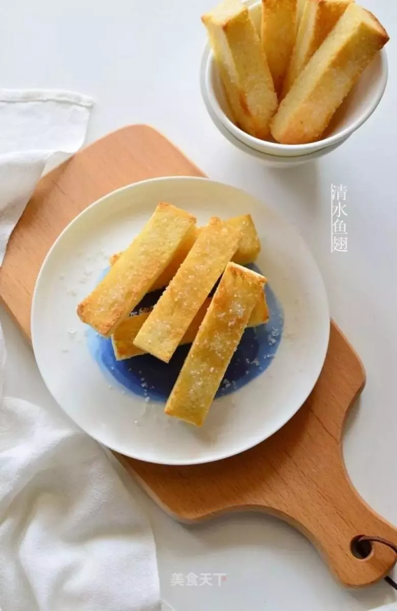 吐司剩下的邊角料還能這樣做?酥脆香甜,比薯片還好吃!