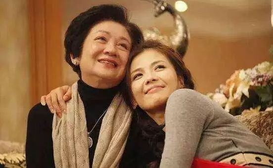 和妯娌住同一小區,婆婆來串門,她走後我和老公商量搬家