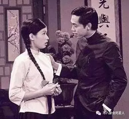 他的初戀是汪明荃,因野心分手,72歲單身,怕自己出去鬼混!