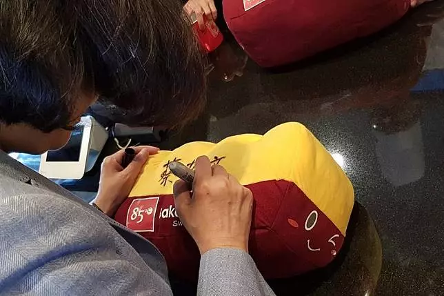 【85度C立馬變92度C】中國外賣App被下架 台網友批「商人無祖國」