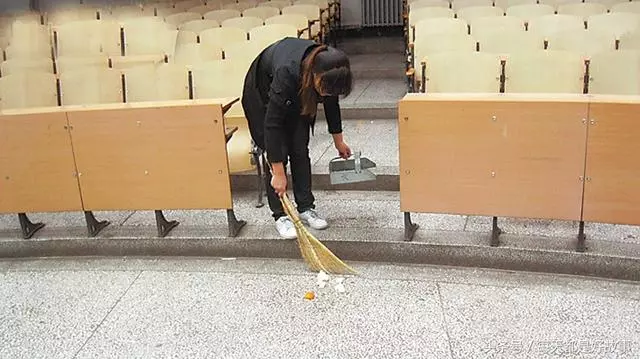 大學教授出了一道生活題,全班只有一個人答對,真相讓人慚愧萬分