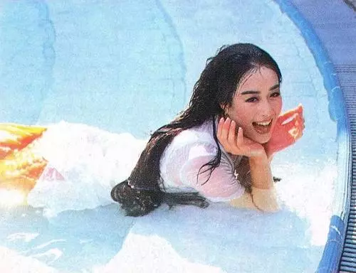 鍾麗緹23歲選美照曝光,評委居然是關之琳,網友:31歲打敗了23歲!
