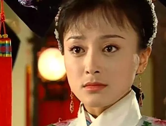 其實你14年前就看過她!原來《延禧》的富察皇后就是當年《我和殭屍有個約會III》的「她」, 現在真的美到認不出了~