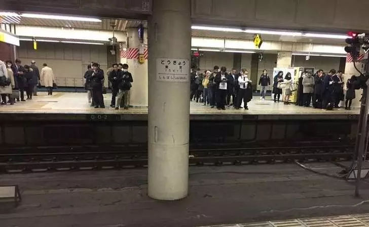 13張照片證明「日本根本是另一個星球上的國家」,在「壞掉的設施」旁邊有保全也太貼心!