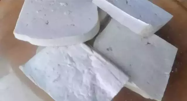 1塊豆腐,3個雞蛋,幾分鐘就上桌,香嫩可口,比大魚大肉好吃多了