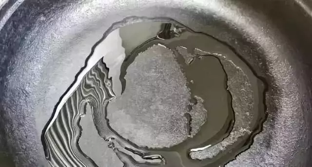 1塊豆腐,3個雞蛋,幾分鐘就上桌,香嫩可口,比大魚大肉好吃多了