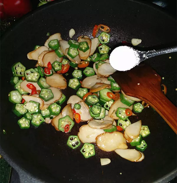 多吃這菜,清脆滑嫩比肉還香,做法簡單,吃多也會不發胖!