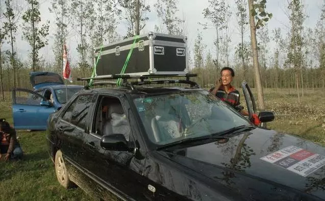 車子快沒油了怎麼辦?老司機教你4招,讓你撐到加油站趕緊看看以防萬一