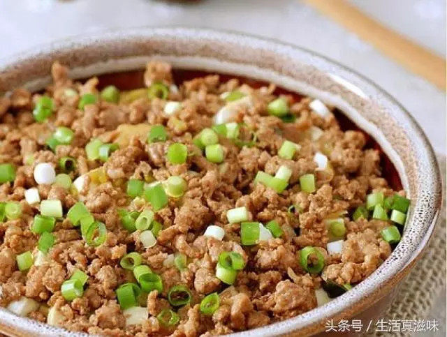夏天孩子特別愛吃的這種家常蒸菜,方便又營養,每次做都不夠吃