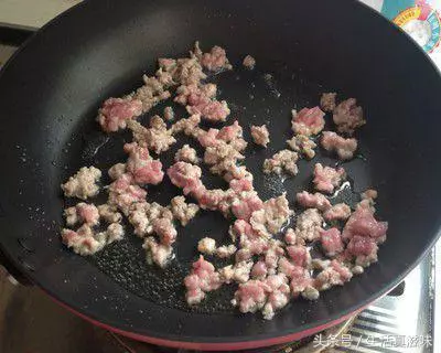夏天孩子特別愛吃的這種家常蒸菜,方便又營養,每次做都不夠吃