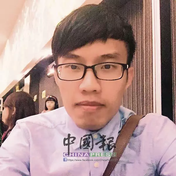 兒啊,一路走好….. 「阿耀」母親緊抱棺木 哭別愛兒 Rip....