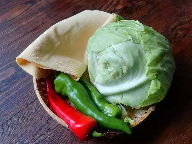 換種方法做包菜,脆嫩可口,不用放肉也香,清淡又下飯!