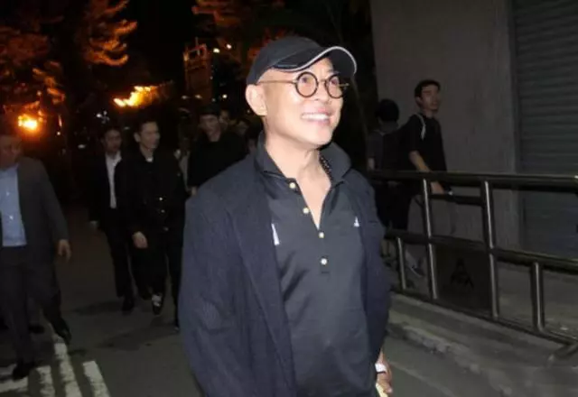 在記者特寫鏡頭下李連杰精神奕奕,這狀態哪裡像病了?