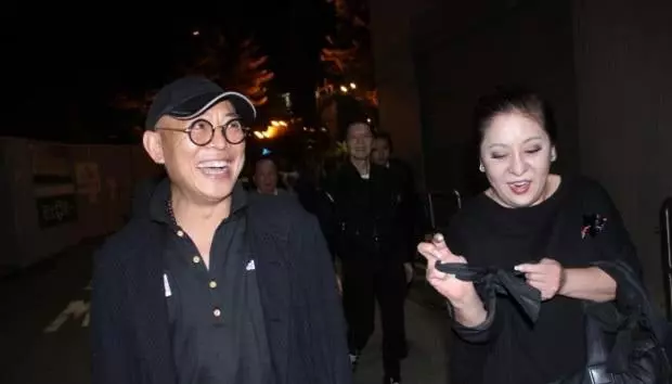 在記者特寫鏡頭下李連杰精神奕奕,這狀態哪裡像病了?
