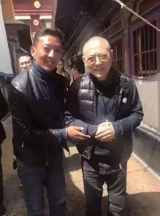 在記者特寫鏡頭下李連杰精神奕奕,這狀態哪裡像病了?