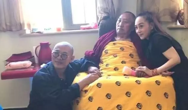 在記者特寫鏡頭下李連杰精神奕奕,這狀態哪裡像病了?