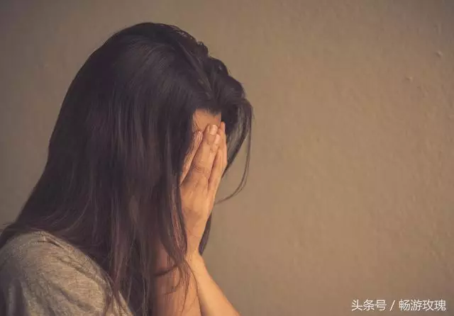 我被惡婆婆趕出了家門,多年後回家,推開門我淚如雨下
