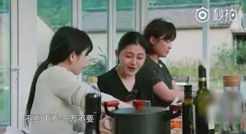 人設前後矛盾打臉?以前說最愛剝蝦,現在卻說不喜歡剝蝦……網友吐槽:大S這是要搞事情!