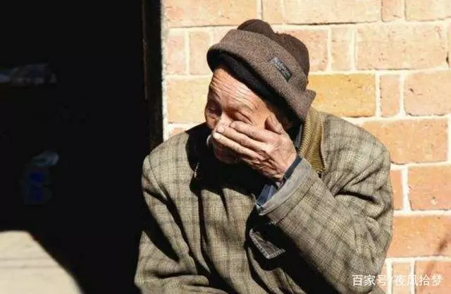 老公給爺爺買大衣,爺爺穿了回來不高興,看到小姑朋友圈我才明白