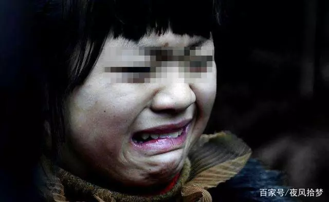 後媽沒能力供她念大學,親媽回家提了個條件,她笑著把親媽趕走