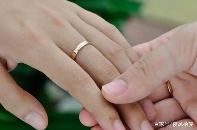前妻嫁國外不管重病岳母,他賣房救岳母一命,從此以後升職加薪