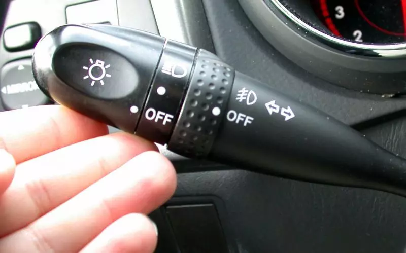 車內最有用的button,超過60%的人都不知道!大家一定要多多善用它~