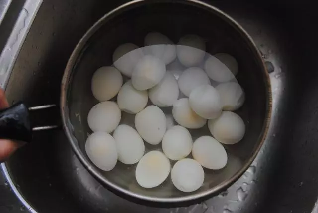 這蛋吃過水煮的,鹽焗的,但是這新奇的口味您肯定沒吃過