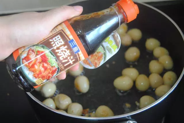 這蛋吃過水煮的,鹽焗的,但是這新奇的口味您肯定沒吃過