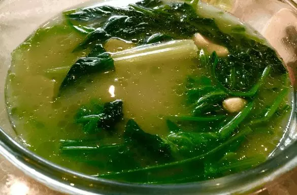 婆婆給我女兒喝雞湯給妯娌兒子喝菜湯,我換了孩子湯後,婆婆瘋了