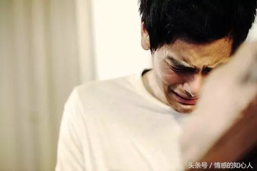 老公下班早回家晚,我跟蹤後回到家做一決定,老公聽完哭了