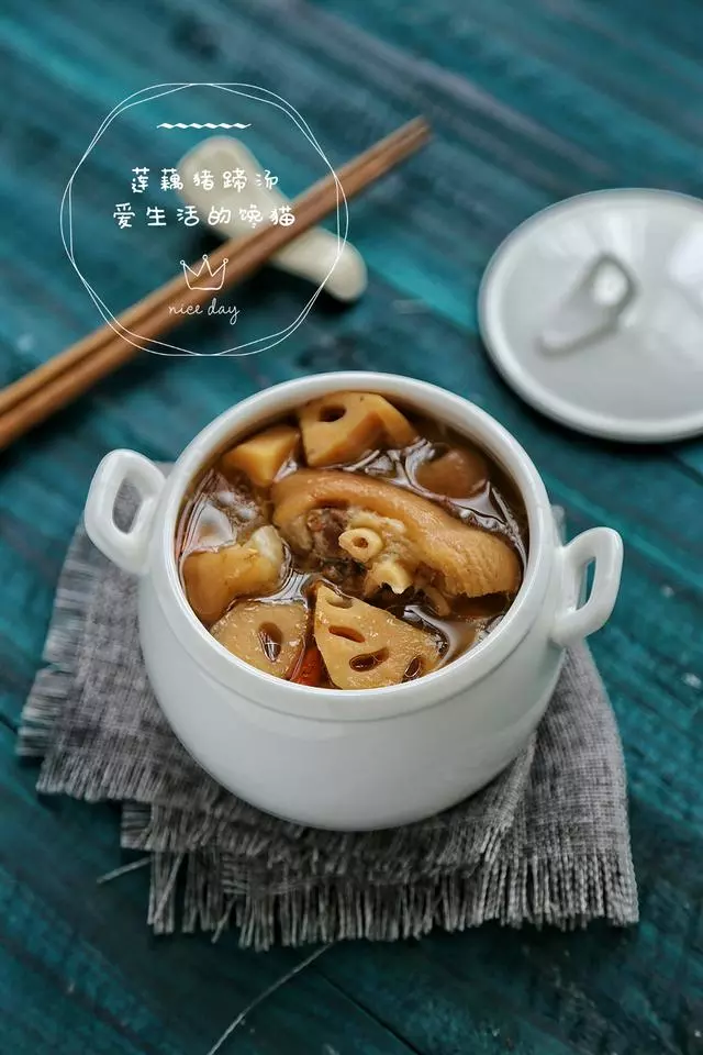 這樣做的蓮藕豬蹄湯,一點膻味兒都沒有,這裡面的訣竅,很多人都不知道