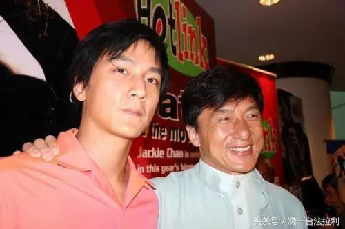 16歲開上保時捷,經成龍引薦成為一代巨星,視車如命!