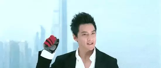 16歲開上保時捷,經成龍引薦成為一代巨星,視車如命!