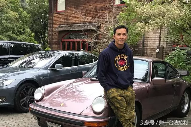 16歲開上保時捷,經成龍引薦成為一代巨星,視車如命!