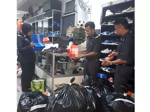 森州貿消局取締貨倉 起847雙冒牌球鞋