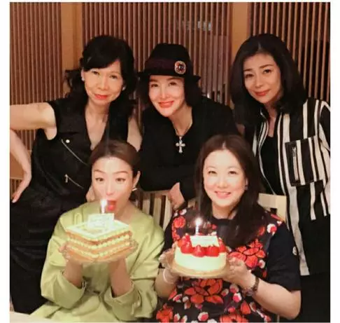伏明霞40歲生日邀闊太聚會,跳水皇后近照曝光顯富態!