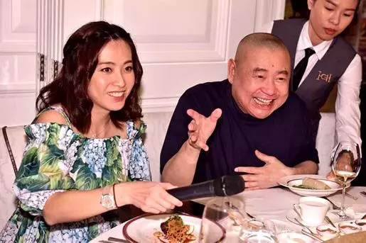 伏明霞40歲生日邀闊太聚會,跳水皇后近照曝光顯富態!