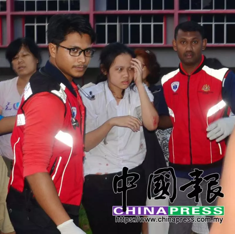 姐妹花騎摩哆上學 遭撞後逃 妹死姐傷
