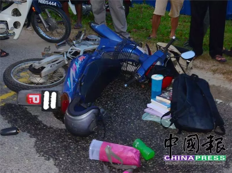 姐妹花騎摩哆上學 遭撞後逃 妹死姐傷