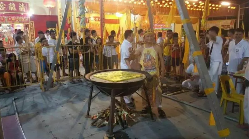 霹靂九皇大帝慶典,「蒸活人」神功不再,70歲林文華在蒸鍋中病發身亡!