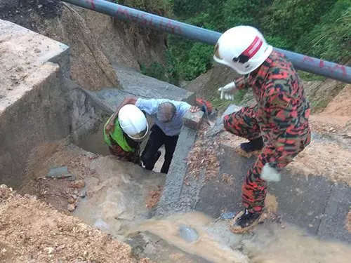 國產奔舒娜轎車失控,墜落200呎山溝,車內2人竟毫髮無傷!