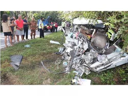 ◤打巴車禍9死◢ 8女死者皆祖母級 ,想不到他們是要去做... R.I.P