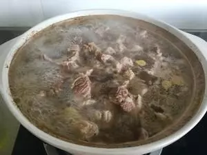 紅燒牛肉這樣做才好吃!其實很簡單,幾步就能做出美味的紅燒牛肉