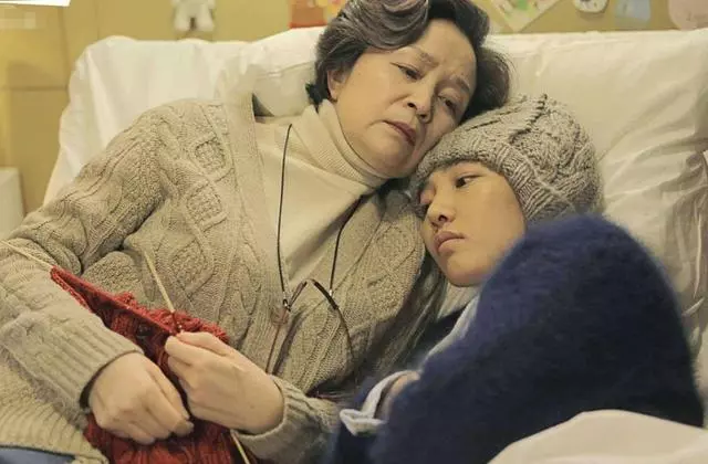 婆婆跟小夫妻同住,結果親人變客人,連朋友們都不敢上門了