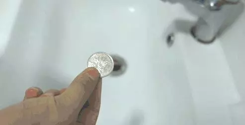 記得隨身帶兩塊硬幣,關鍵時刻它能幫你大忙