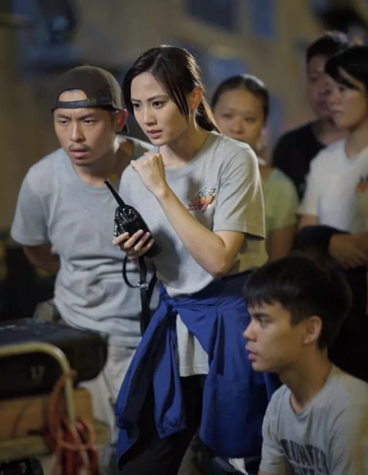 【3線演員比主角還要紅!!】在TVB熬10年跑龍套都紅不了, 卻在《特技人》里穿著Bra Top打拳卻爆紅!