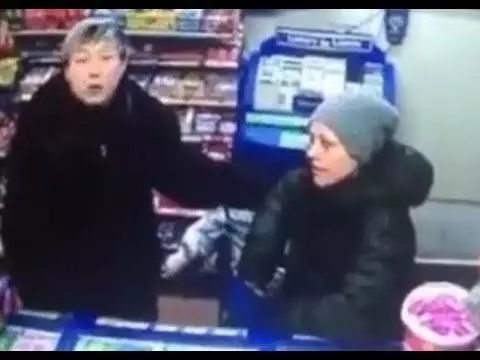 一位德高望重的國際巨星,兩位子女都玩隱居,不過房祖名過得似乎比卓林好多了!