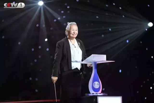 今天,我們不說年齡,只談青春