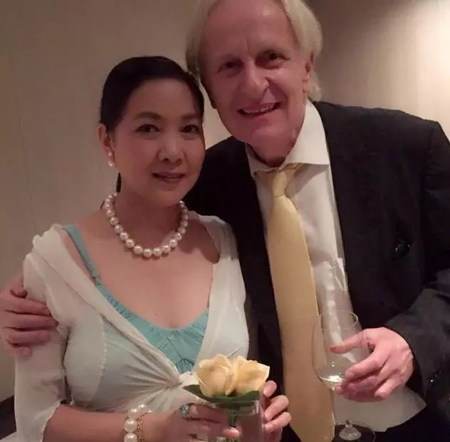 明星的混血女兒:洪金寶和鍾麗緹的很漂亮,而他的竟然是5國混血!