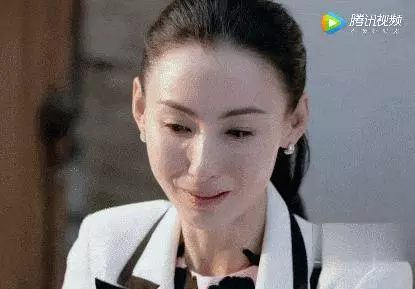 明星都是假凍齡,宋慧喬僵到嘴歪,劉曉慶滿臉的塑膠感!